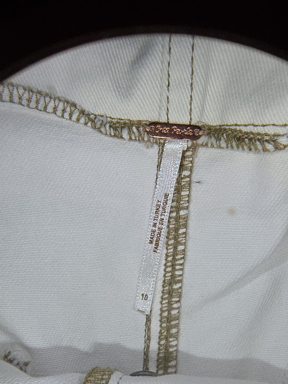 🌸CINDY UTILITY DENIM SHORTS, BY,"FREE PEOPLE"🌸 - Picture 10 of 16